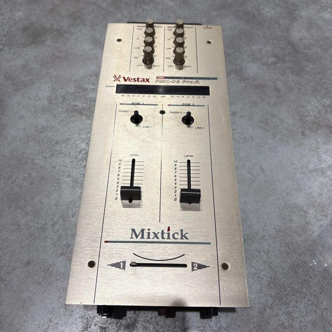 DJ-микшер Vestax PMC-06